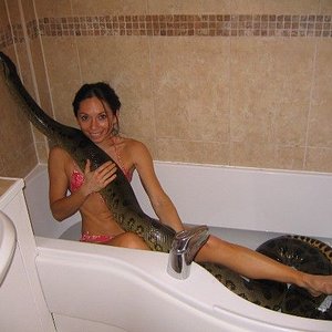 girl__anaconda_1014.jpg